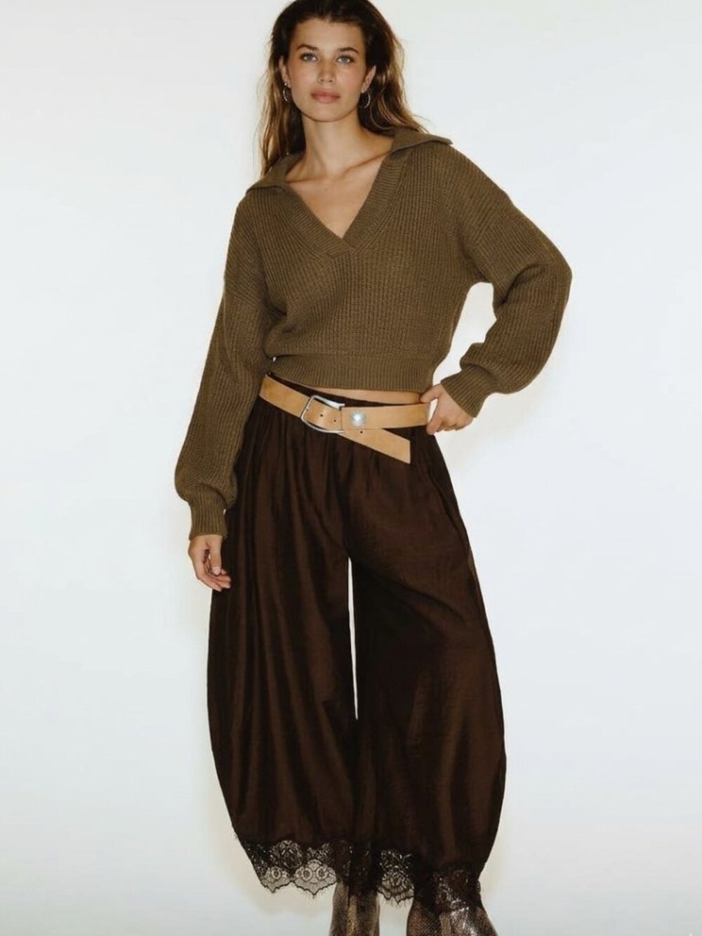 Lilyful Olive V‑Neck Cropped Knit Sweater